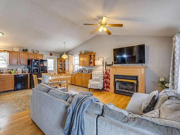 5th image of 1065 Gray Station Rd