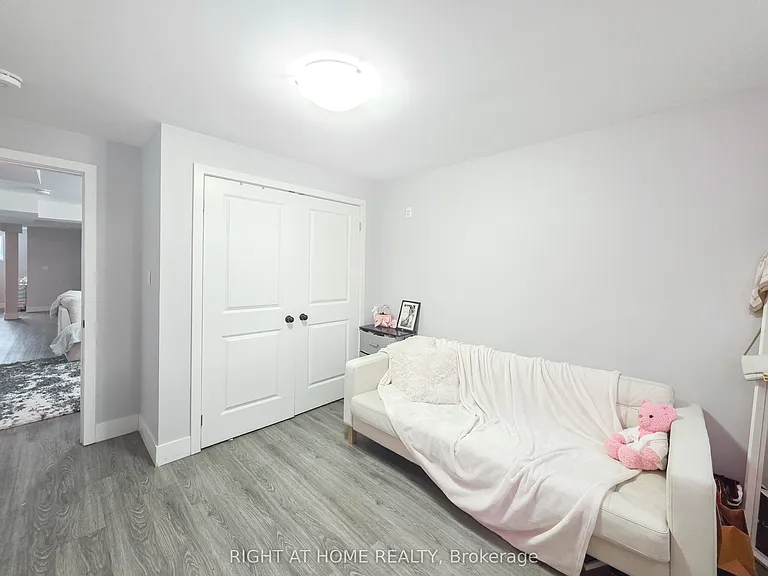 218 Celina St #LOWER — Photo 14