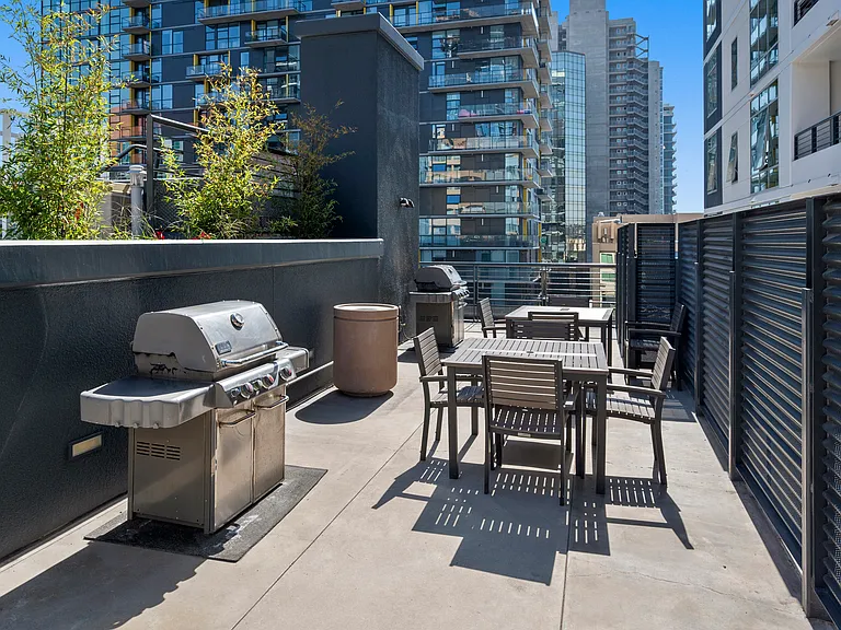 425 W Beech St #535 — Photo 40