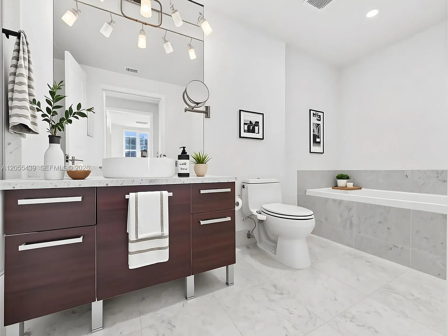 Vizcayne South Condo — Photo 3
