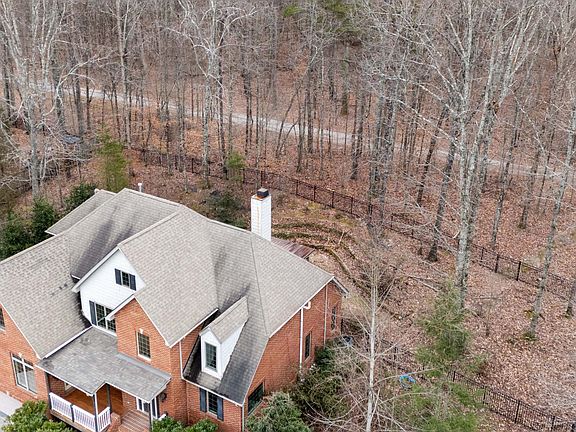 3rd image of 213 Whippoorwill Dr