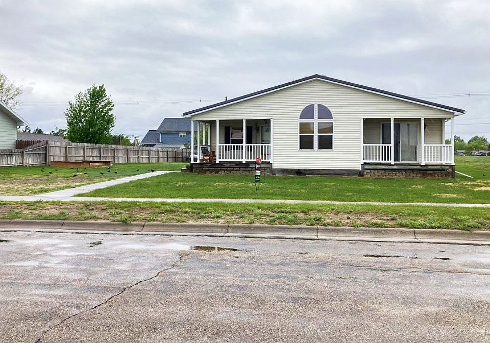 805 N Moon St, Valentine, NE 69201 Zillow