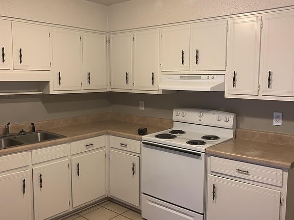 3rd image of 840 Calhoun Ave #A