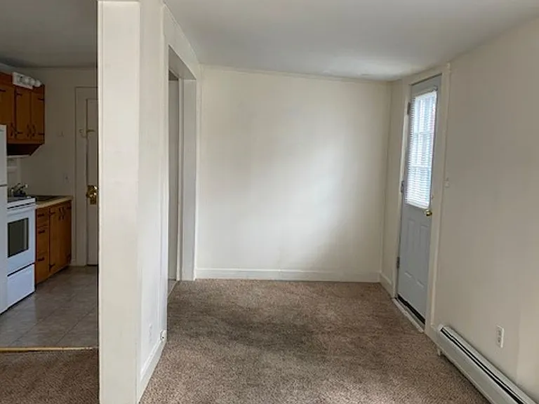 38 Railroad St — Photo 11