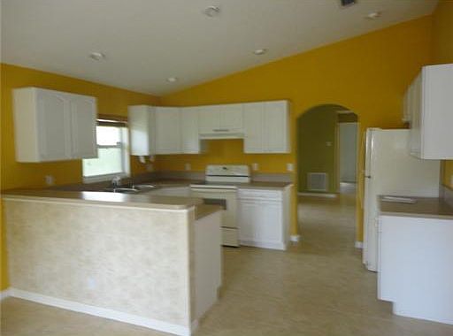4th image of 333 N HOLLY