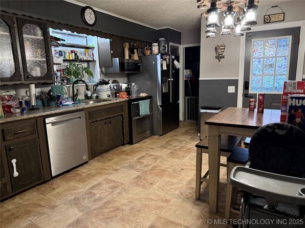 713 6th Ave, Warner, OK 74469