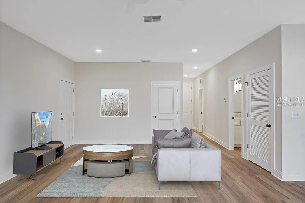 2 bed, 2.0 bath, 1326 sqft, $2,150 — Photo 3