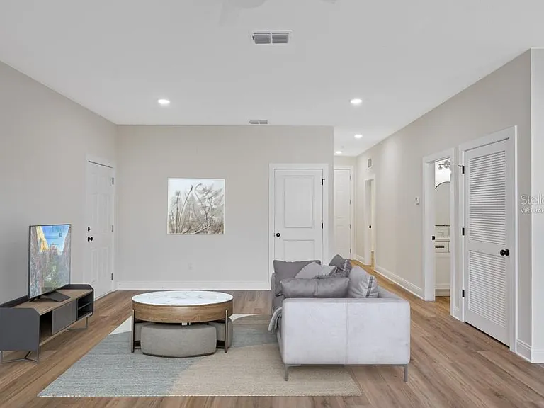 4206 N Manhattan Ave #2 — Photo 3