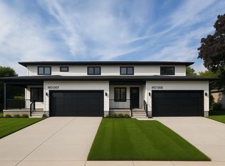 1305 W 19th St, Cedar Falls, IA 50613