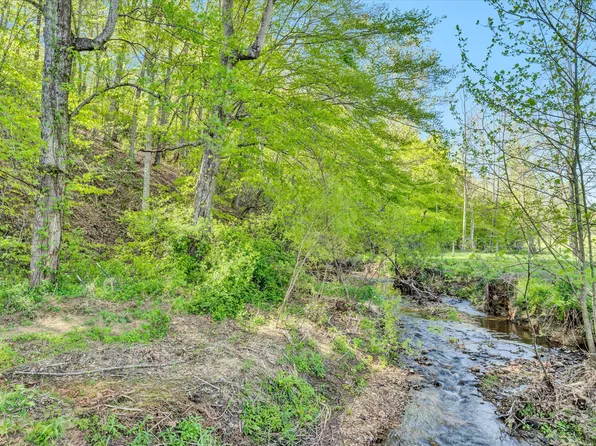 5314 Dry Hill Rd, Ferrum, VA 24088