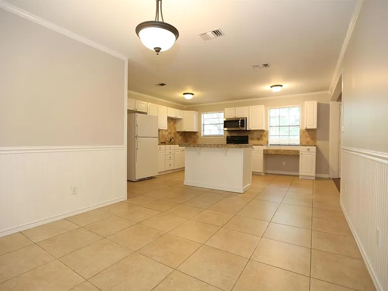 12406 Colleen Dr — Photo 4