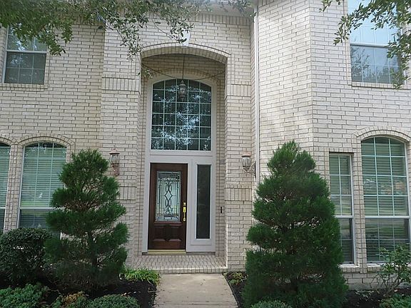 3rd image of 22607 Water Edge Ln