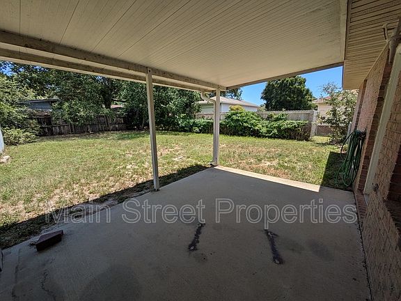 3rd image of 3359 Green Briar Cir APT B