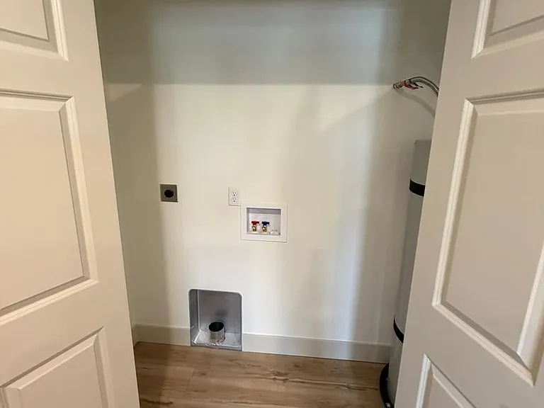 218 W Nevada St — Photo 16