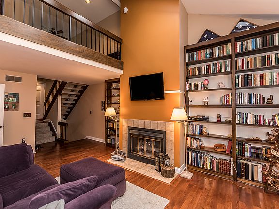 3rd image of 227 Eastwick Ct