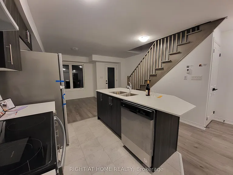 23 Fairlane Ave — Photo 12
