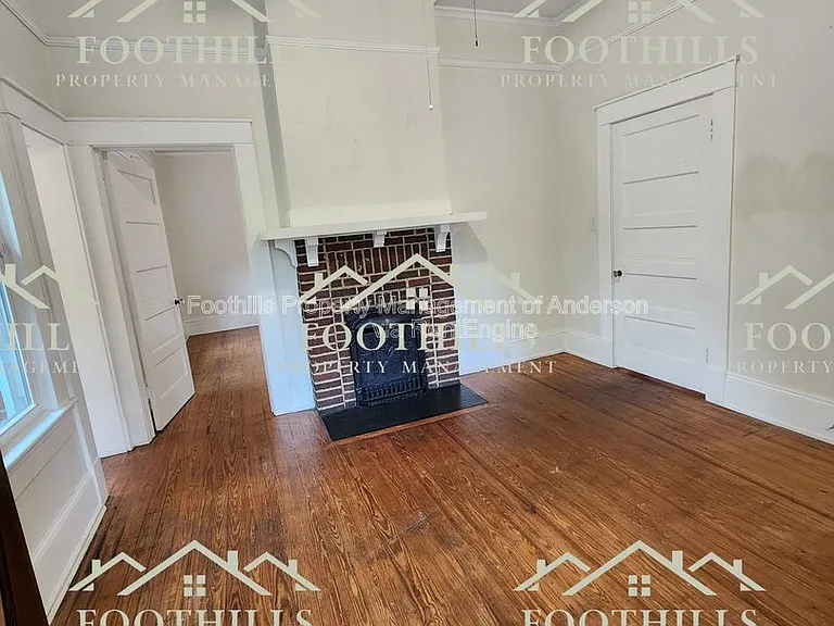1208 W Whitner St — Photo 8