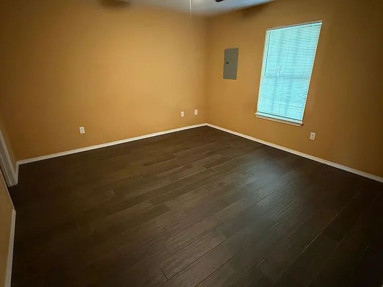 304 Cole St — Photo 10