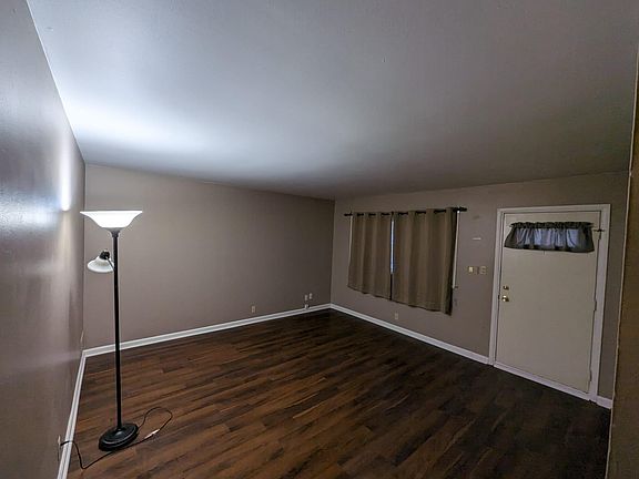 3rd image of 33017 Wallace St