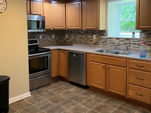 72 Sterling Hill Rd