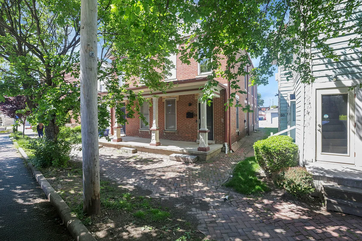 Building Photo - 54 E 4th Ave #58