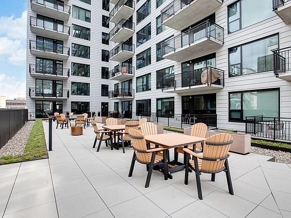 5th image of 740 Portland Ave #1307