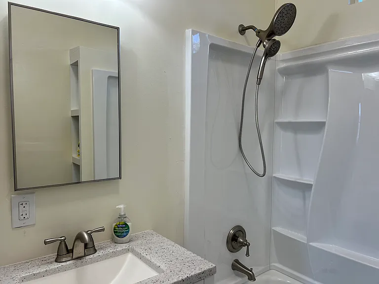 1602 Meade Ave #1604 — Photo 4