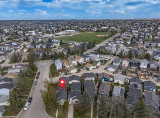 18 SE Martinview Cres NE, Calgary, AB T3J 2S2