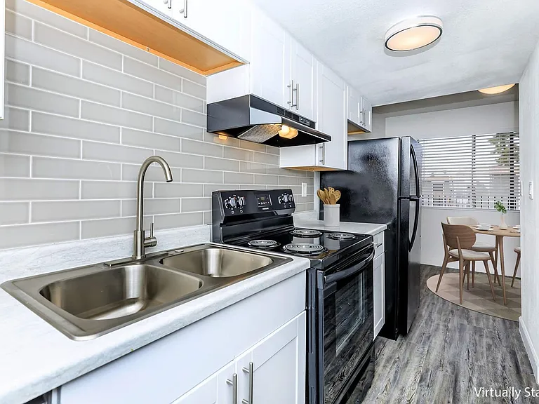 Palisade Park Aparments — Photo 25