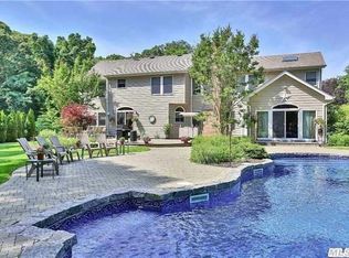 35 Dover Ct, Wading River, NY 11792