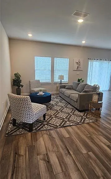 674 Gabby Point SW — Photo 3