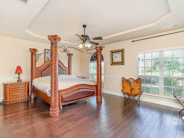 12060 Grandview Dr — Photo 10