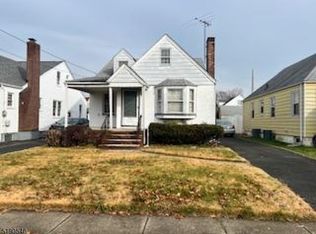 806 Lindegar St, Linden, NJ 07036