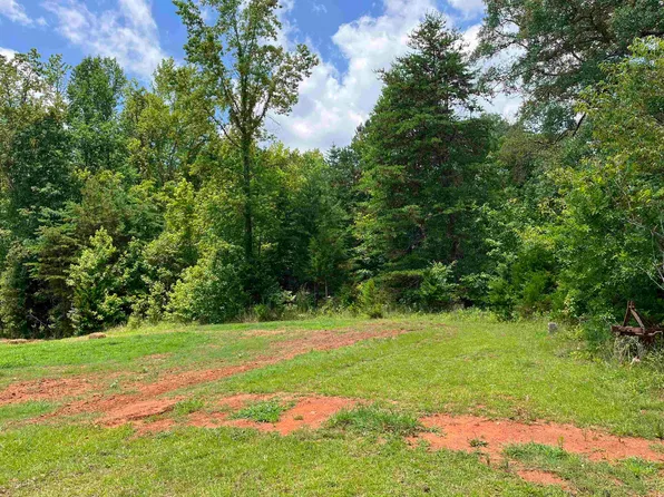 175 Underwood Dr, Woodruff, SC 29388