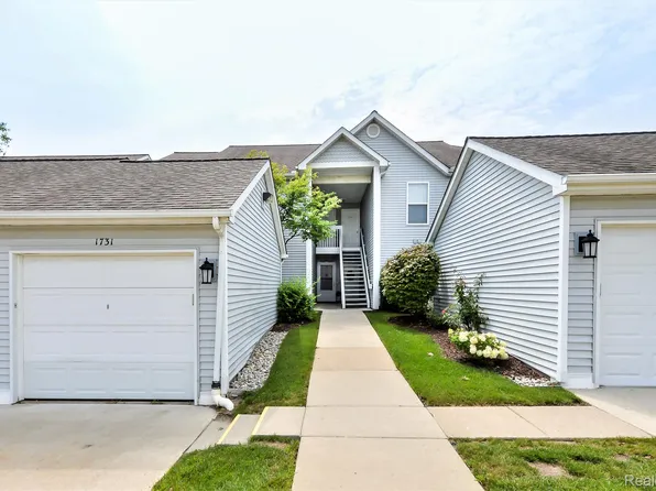 1731 Weatherstone Dr, Ann Arbor, MI 48108