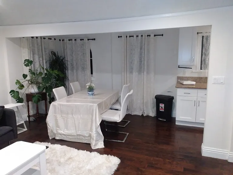 5415 S Victoria Ave — Photo 3