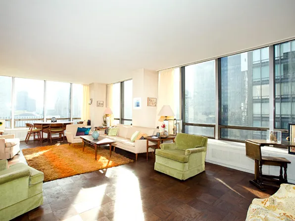 870 United Nations Plaza image 1 of 1