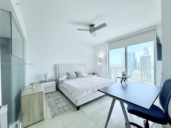 5th image of 92 SW 3rd St APT 4311