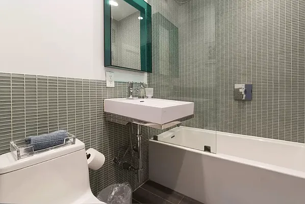 Rented by New York Casas Ltd. | media 28