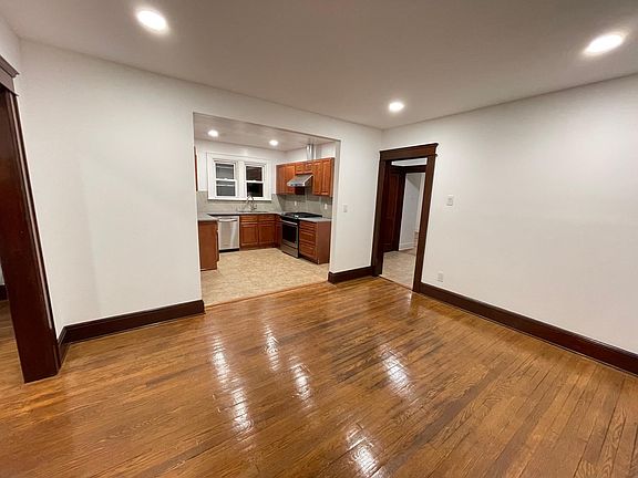 3rd image of 508 Olympia Ave #B