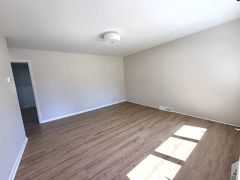 408 Church St — Photo 3
