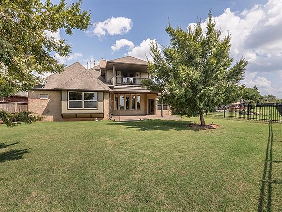 3rd image of 16617 Little Leaf Ln