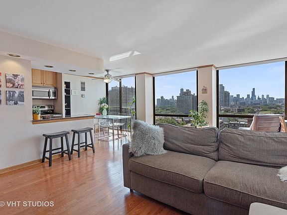 3rd image of 345 W Fullerton Pkwy APT 1406
