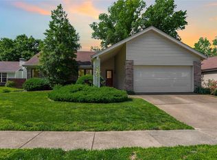 206 Hollyberry Ct, Ballwin, MO