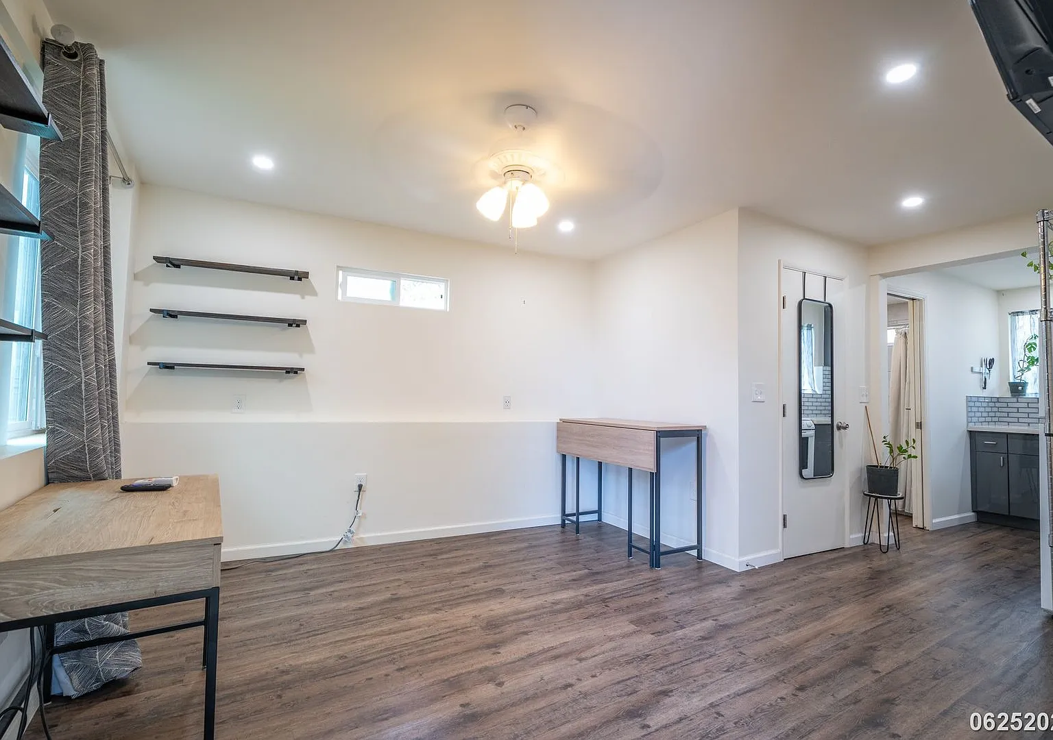 Like New breezy Studio/1BA detached cottage in a single family dwelling in Aiea — Photo 3