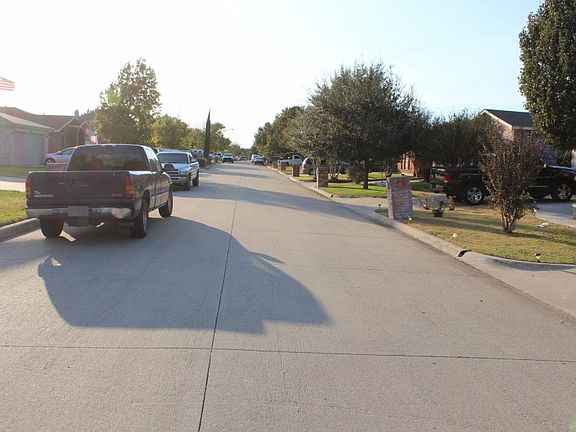 4th image of 4269 Iris Ave
