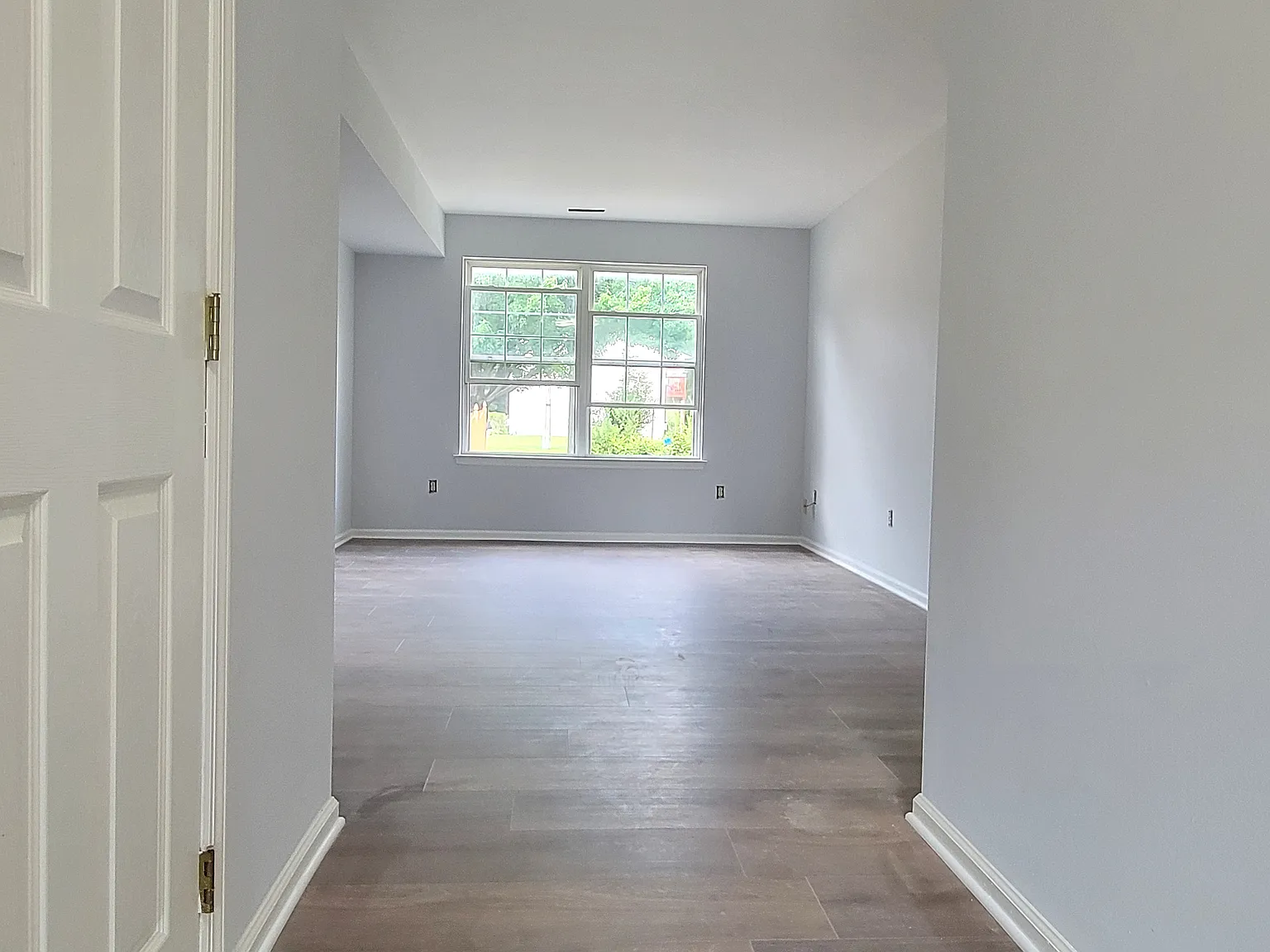 215 Villas Ct — Photo 3