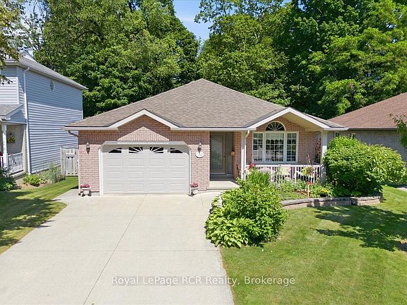 2nd image of 255 2nd Ave W