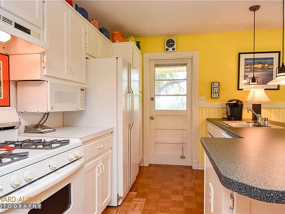 2nd image of 1063 Pine Mountain Dr