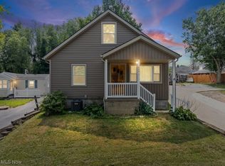 694 Highland Ave, Barberton, OH 44203